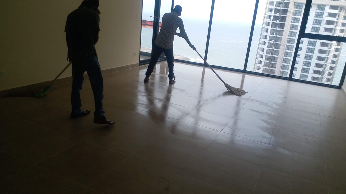 Floor mopping in an apartment